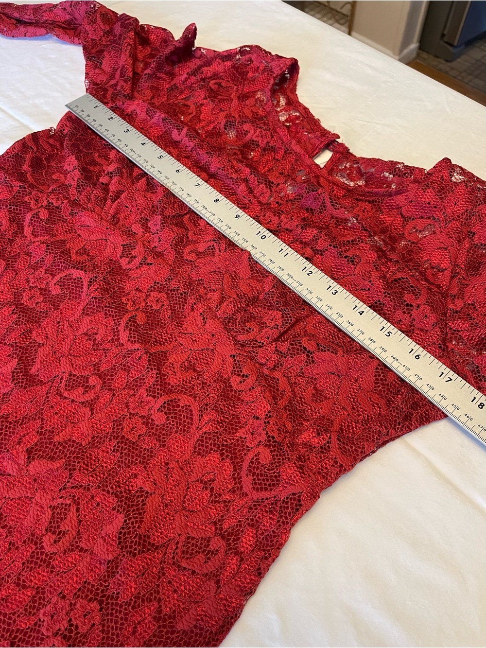 Luxe Seraphine Red Lace Maternity Cocktail Sheath Dress w/Three-Quarter Sleeves - Picture 4 of 7